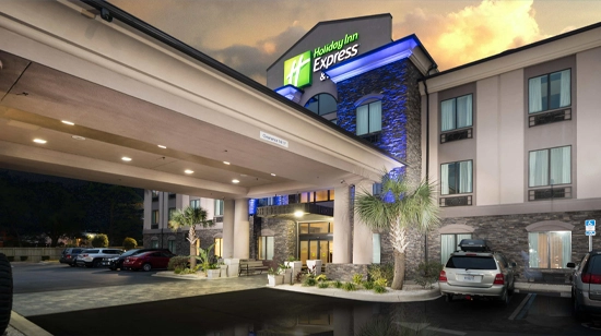 Holiday Inn Express & Suites Fort Walton Beach Florida exterior.